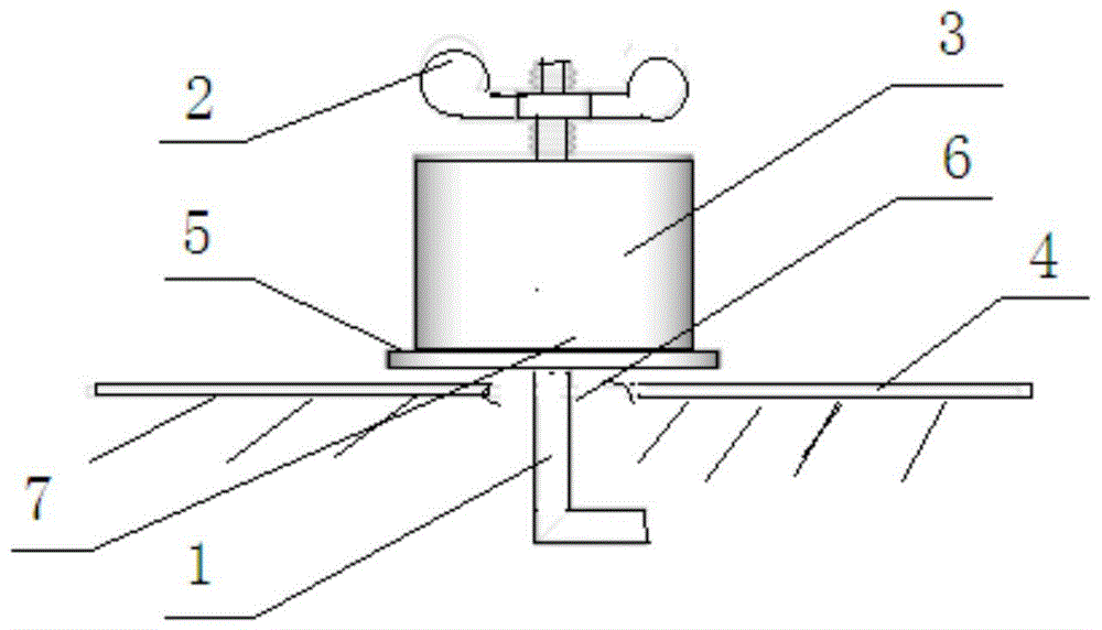 甲板泄水孔密封装置的制作方法