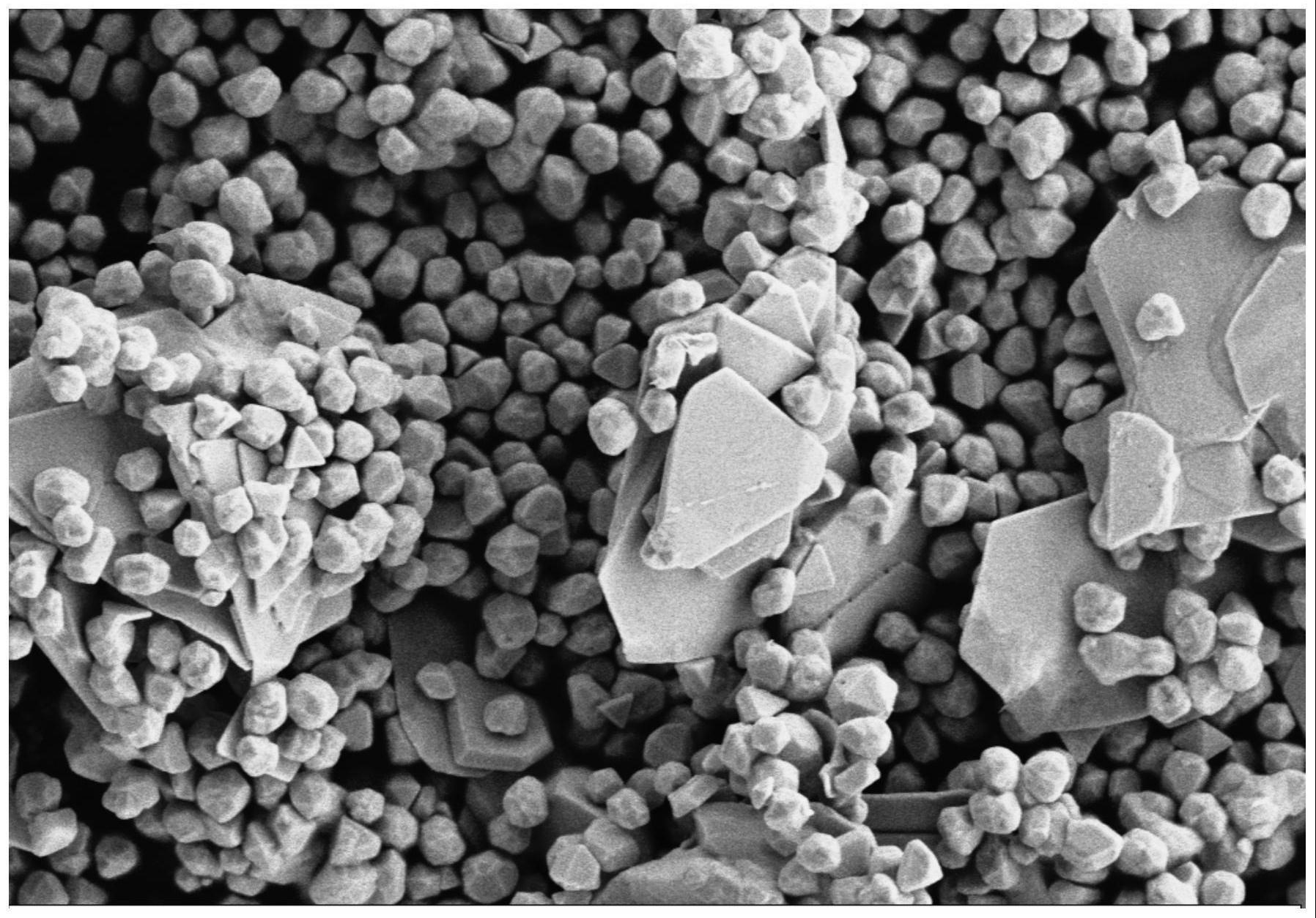 一种多面体亚微米银粉的制备方法与流程