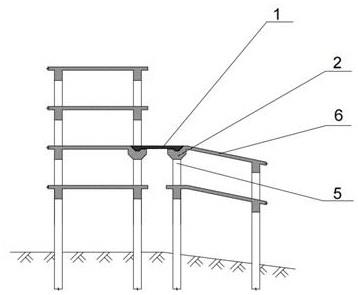 一种架空直立式框架码头与架空斜坡道码头韧性连接结构的制作方法