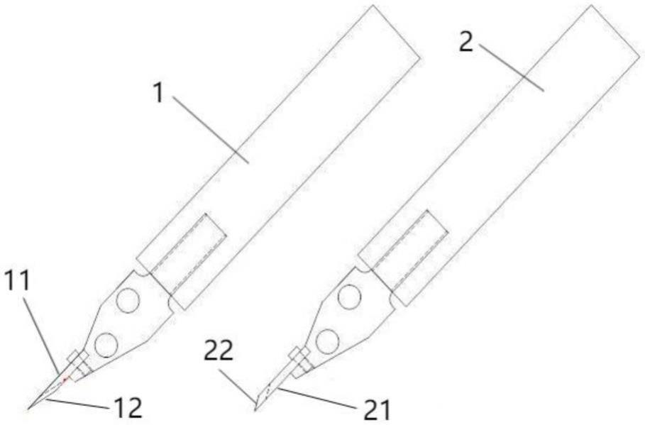 一种新型三角胶裁切刀及包含该裁切刀的贴合装置的制作方法