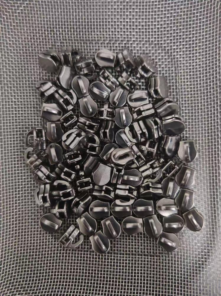 一种可提高镀层质量的络合剂组合物及其无氰环保珍珠黑电镀液、电镀方法与流程